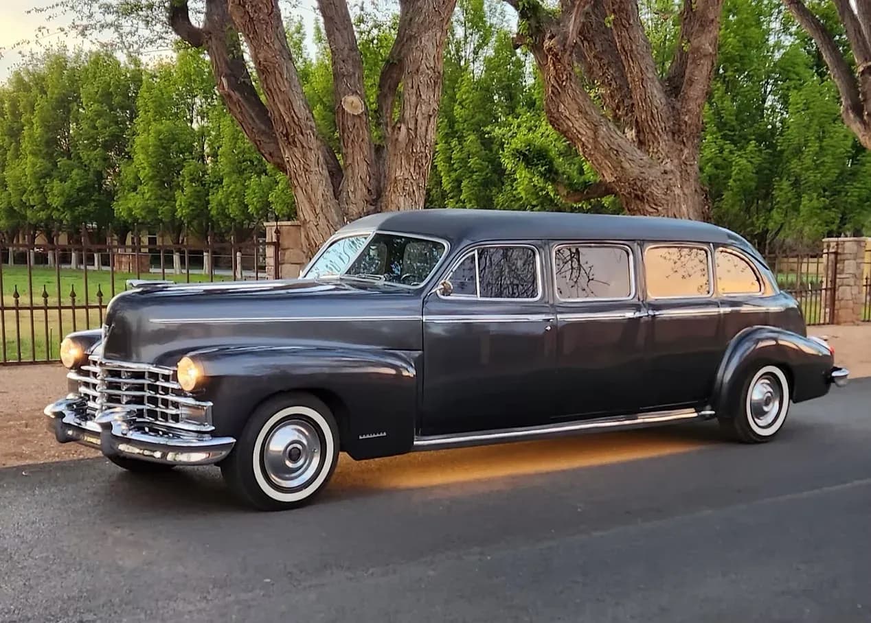 White-painted 1946 Cadillac Airport Limousine, paintwork White-painted 1946 Cadillac Airport Limousine, paintwork