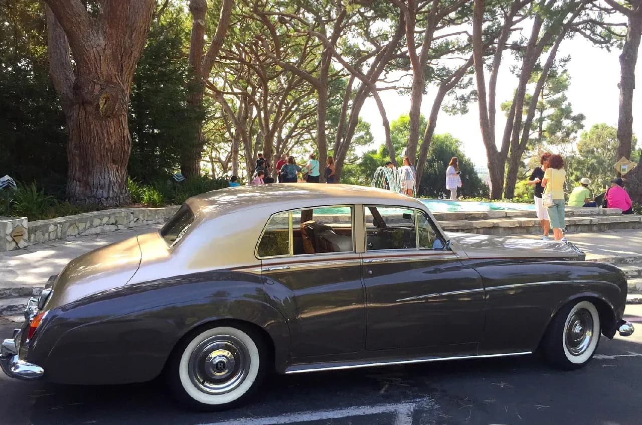 Gray-painted 1963 Rolls-Royce Silver Cloud III, paintwork Gray-painted 1963 Rolls-Royce Silver Cloud III, paintwork
