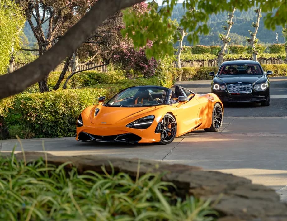 Orange-painted McLaren 720S Performance Spider, paintwork, convertible roof Orange-painted McLaren 720S Performance Spider, paintwork, convertible roof