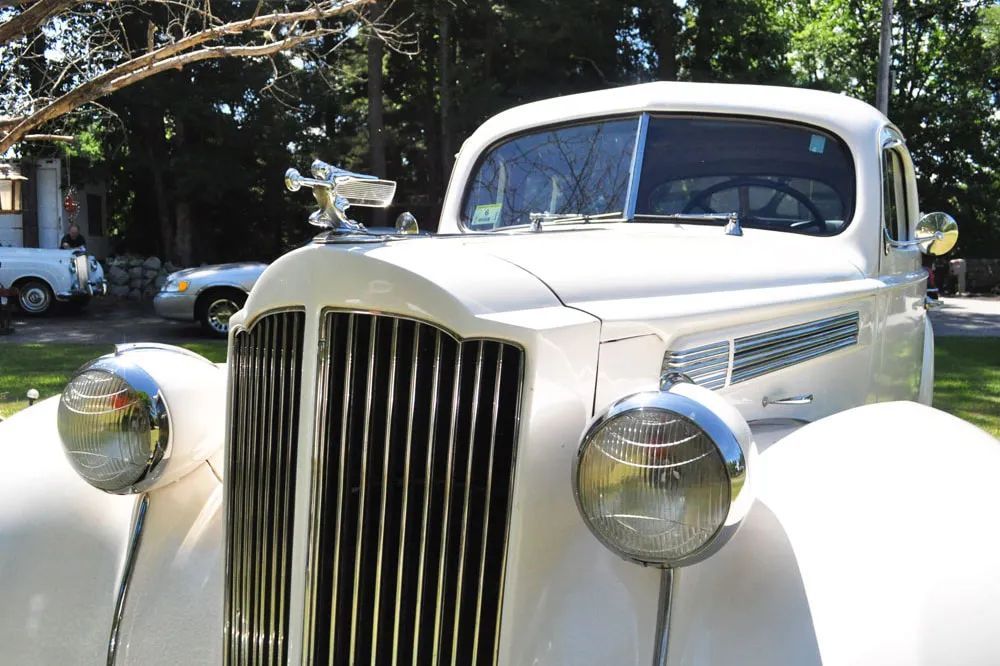 1939 Packard exterior, photo 3 for wedding car rental in Bristol County, MA