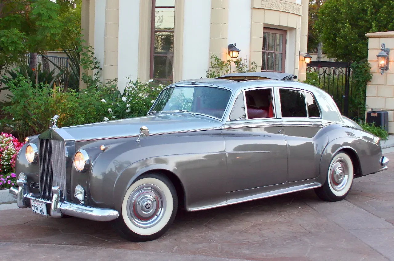 1958 Silver Rolls-Royce Silver Cloud I 1958 Silver Rolls-Royce Silver Cloud I for wedding car rental