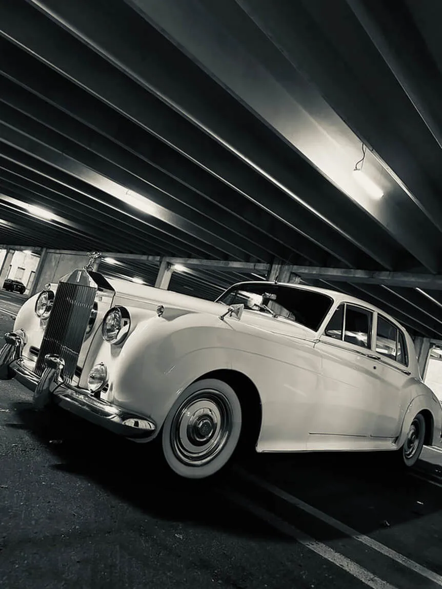 1959 Rolls Royce Silver Cloud exterior, photo 4 for wedding car rental