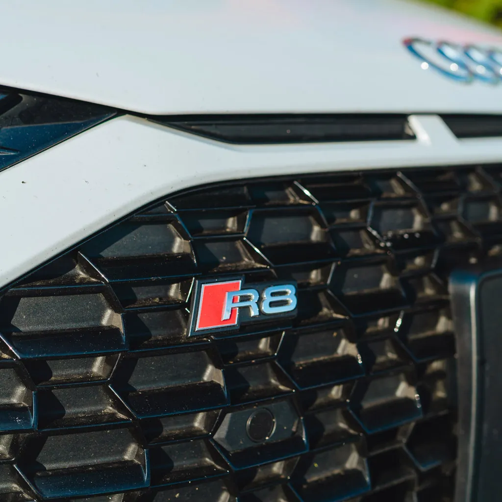 Silver 2022 Audi R8 V10 Spyder Iblis, photo 4 for wedding car rental in Rockville, MD Silver 2022 Audi R8 V10 Spyder Iblis, photo 4 for wedding car rental in Rockville, MD