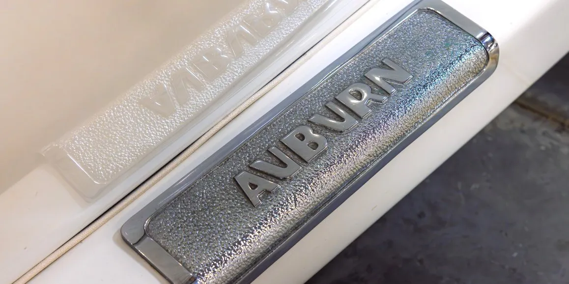 Auburn Speedster 1936 (Vintage) close-up for wedding car rental