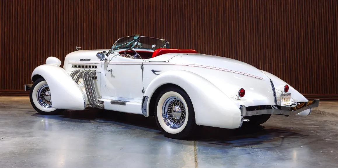 White Auburn Speedster 1936 (Vintage) exterior with convertible roof, photo 6 for wedding car rental