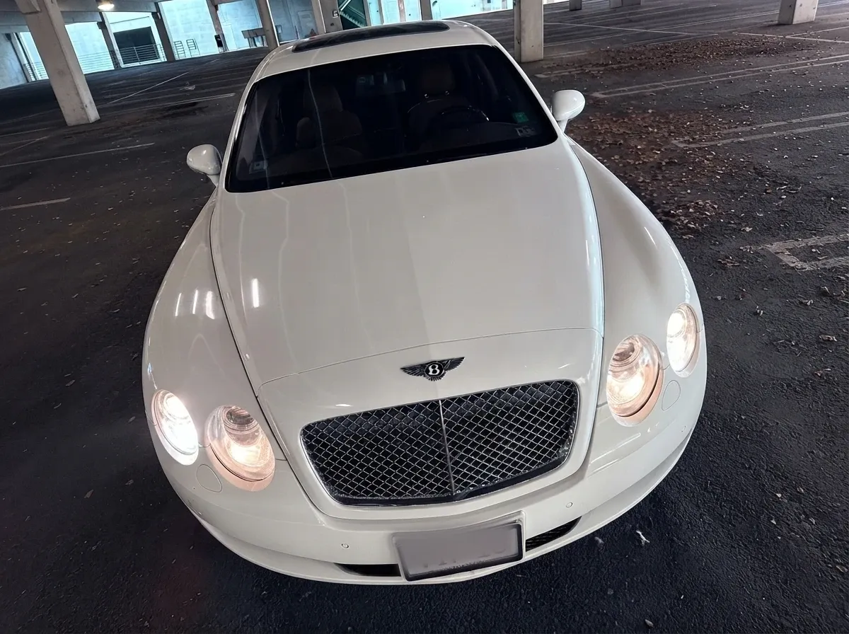 White-painted Bentley Continental Flying Spur [8]