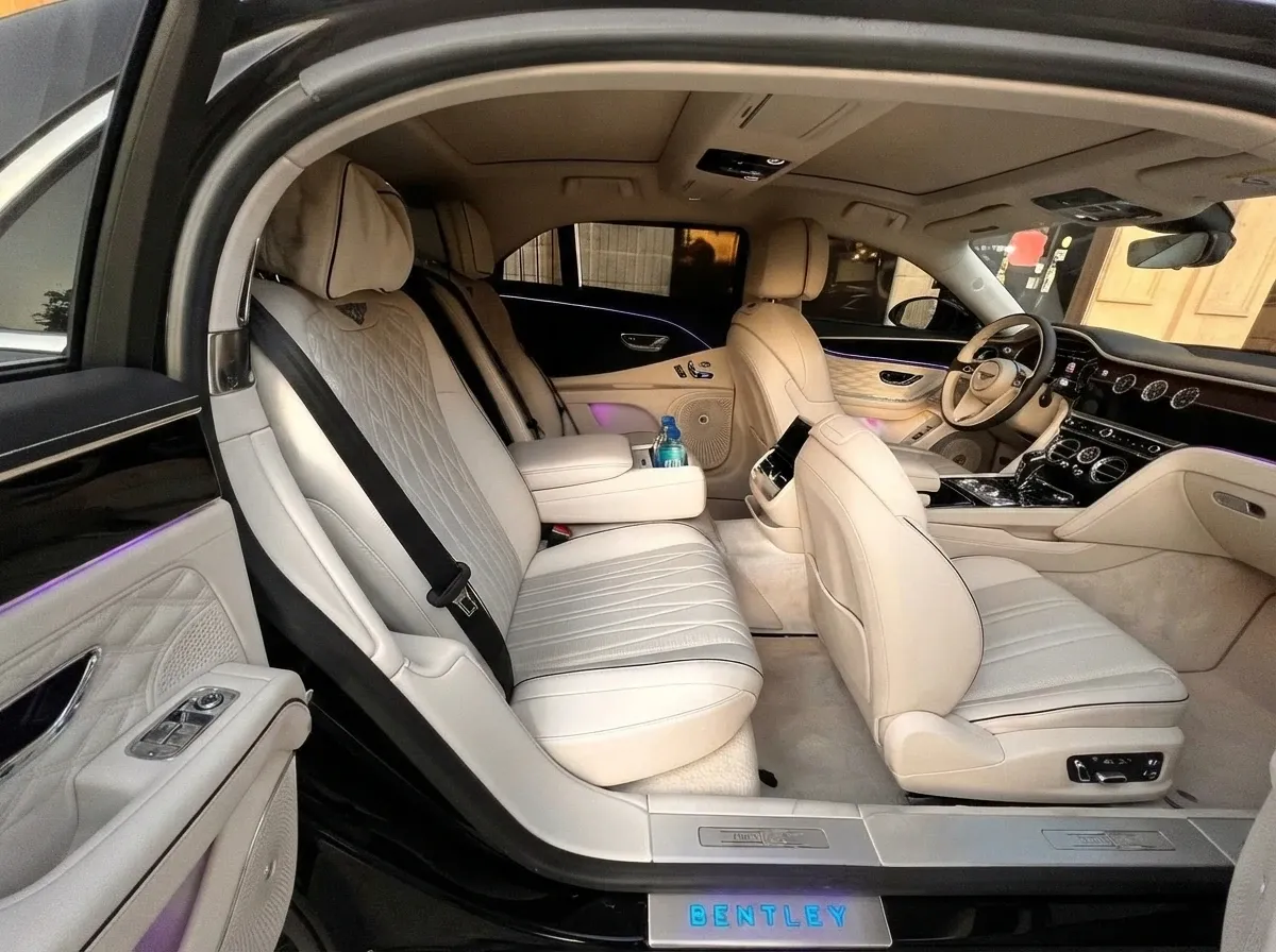 Black-painted Bentley Mulsanne [4]