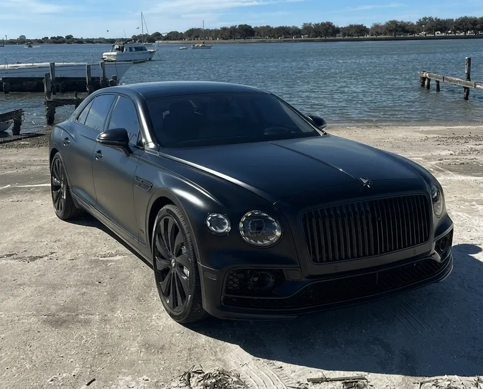 Black-painted Bentley Mulsanne [2]