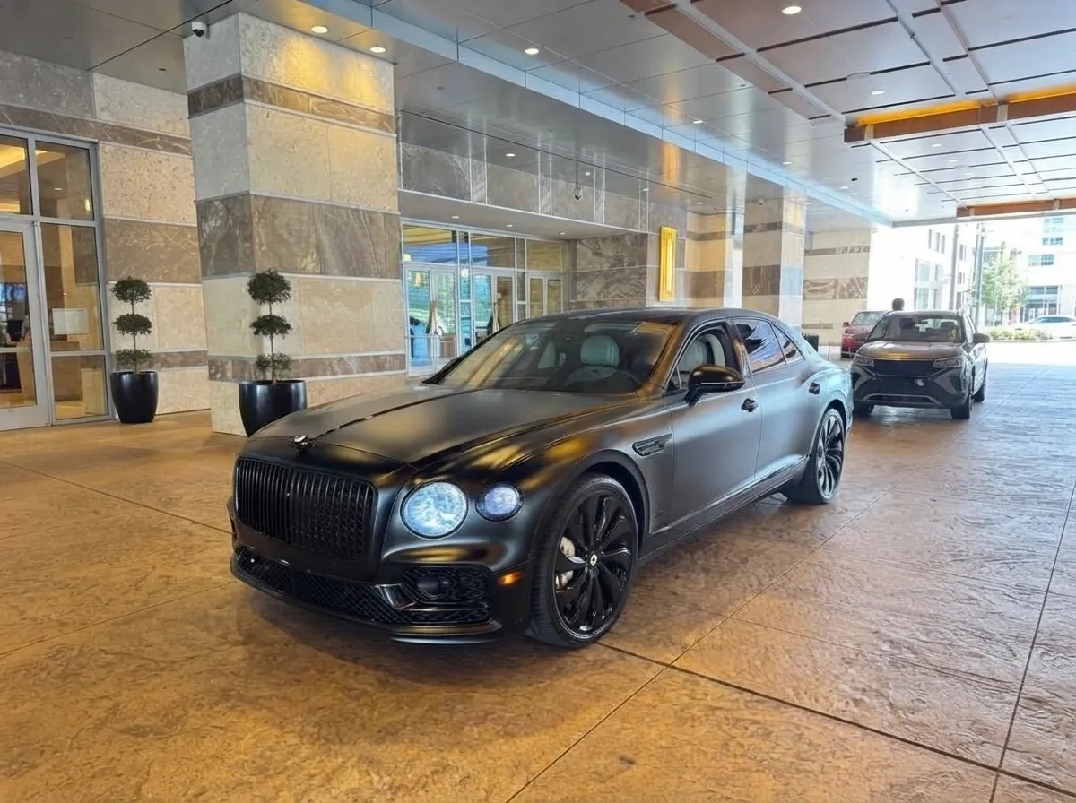 Black-painted Bentley Mulsanne ready for booking
