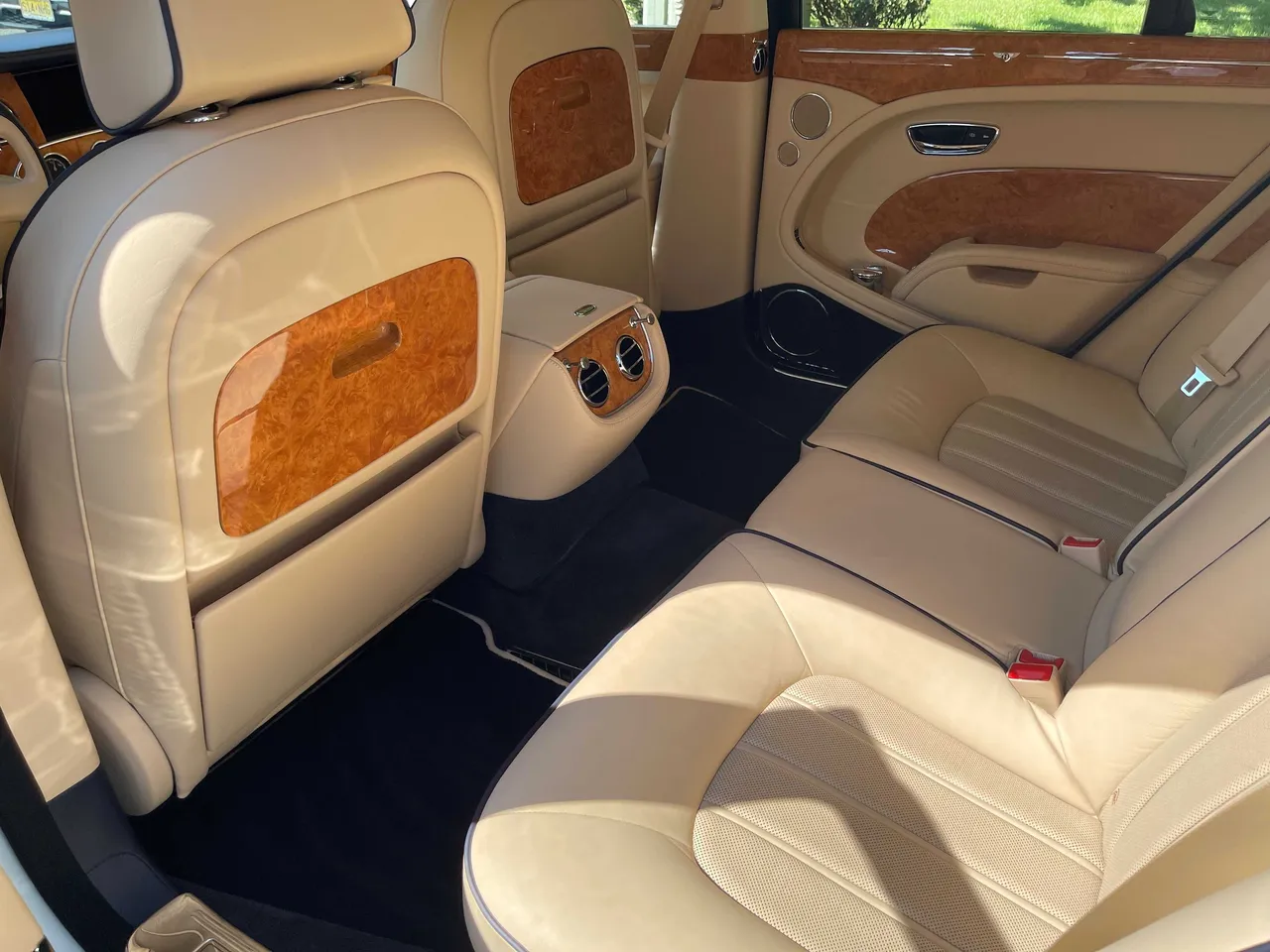 Bentley Mulsanne interior for wedding car rental in Carbon County, PA