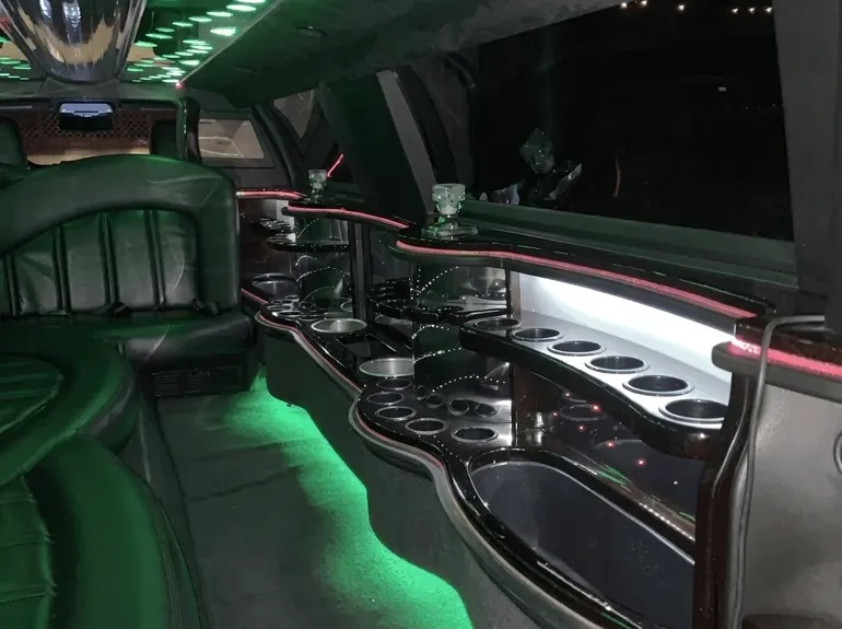 Black Chrysler Limousine White-painted Black Chrysler Limousine ready for booking