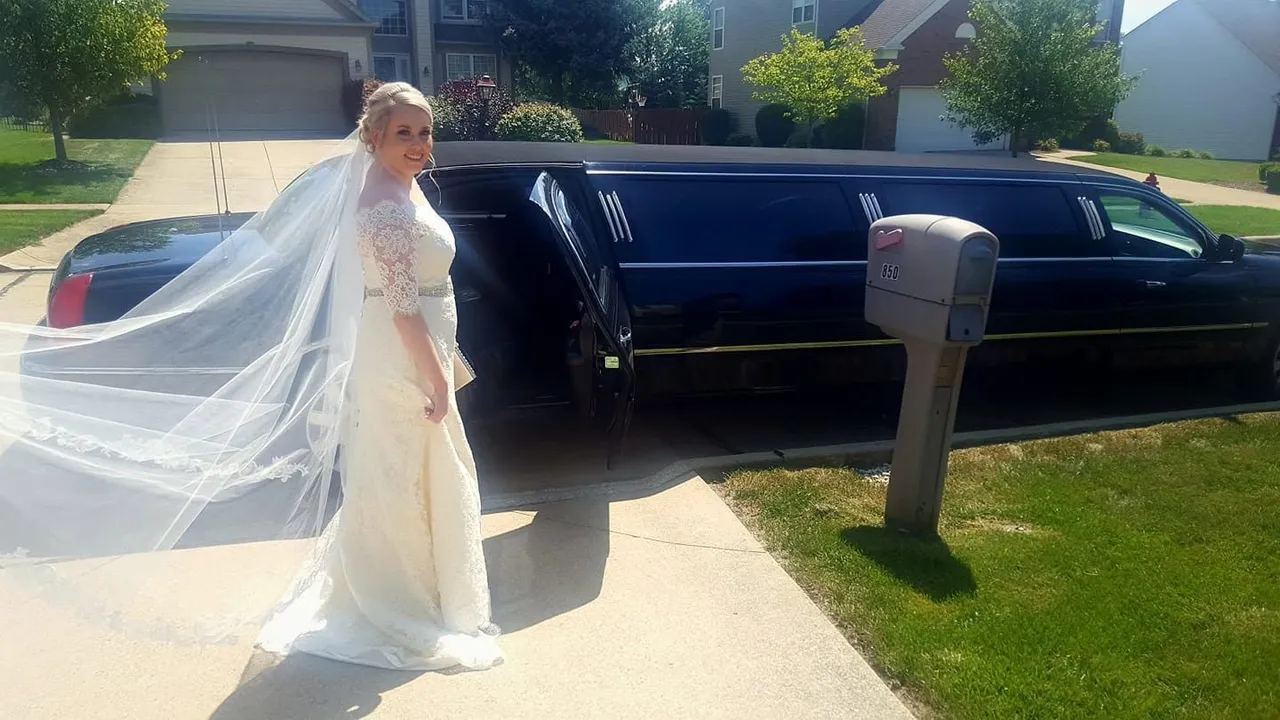 Black Stretch Limousine Black Stretch Limousine for limo rental