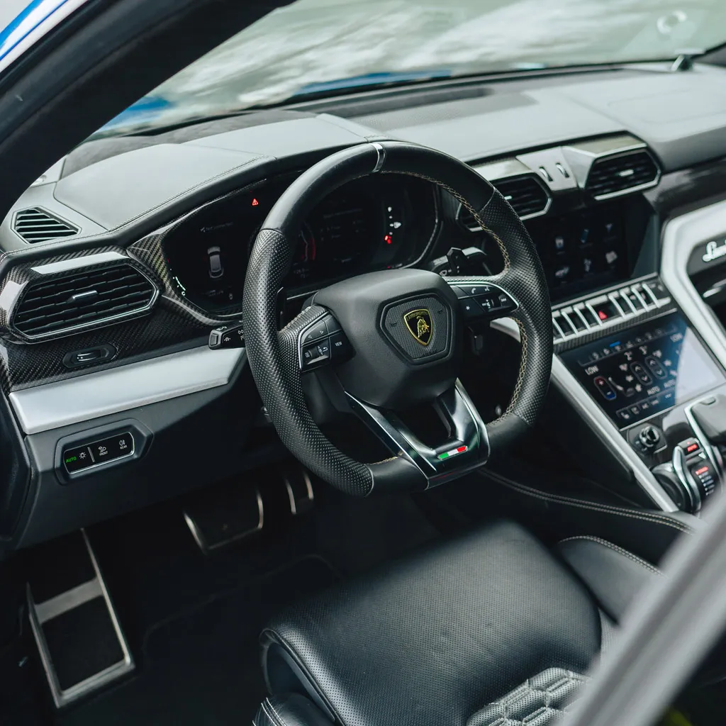 Blue Blu Eleos Lamborghini Urus, photo 4 for wedding car rental in Rockville, MD