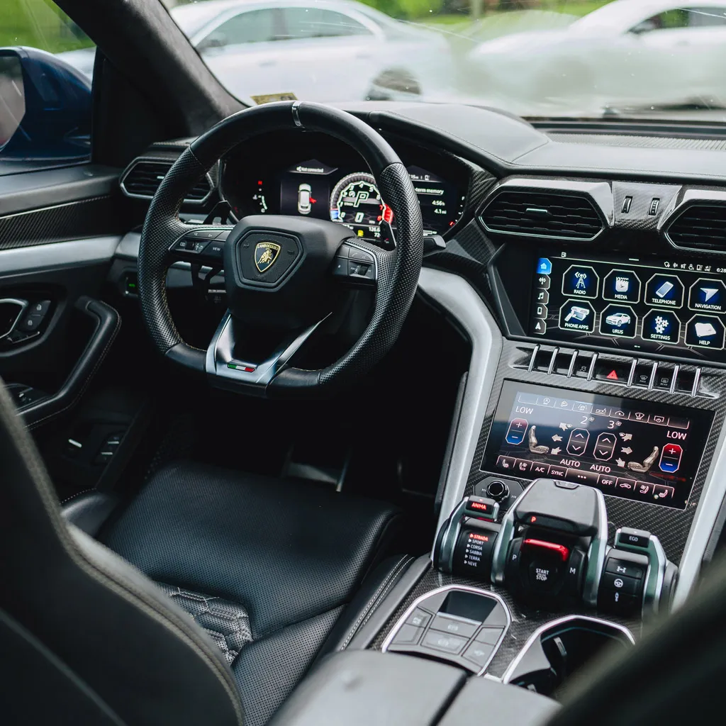 Blue Blu Eleos Lamborghini Urus, photo 7 for wedding car rental in Rockville, MD