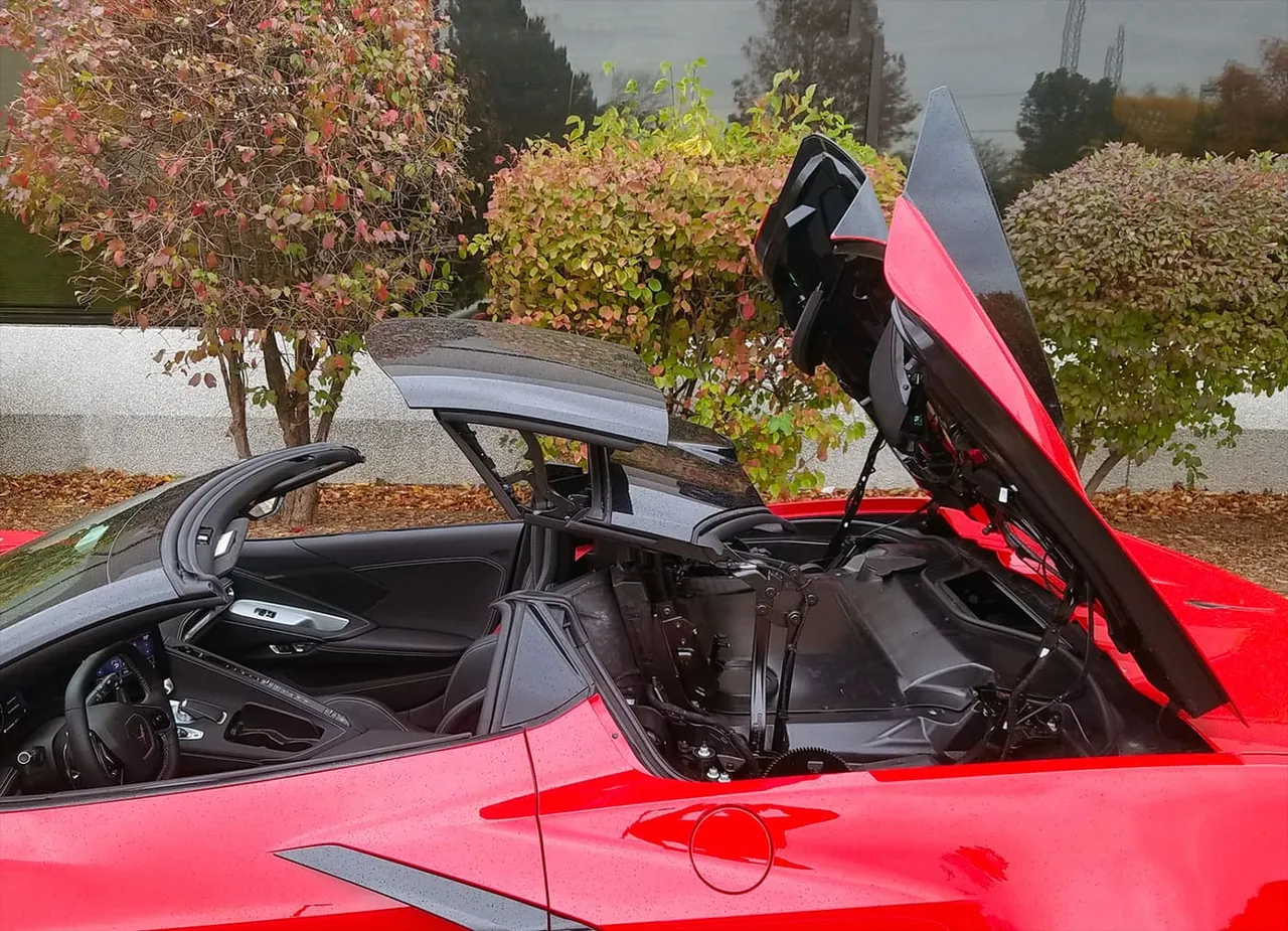 Red-painted Corvette Convertible [10]