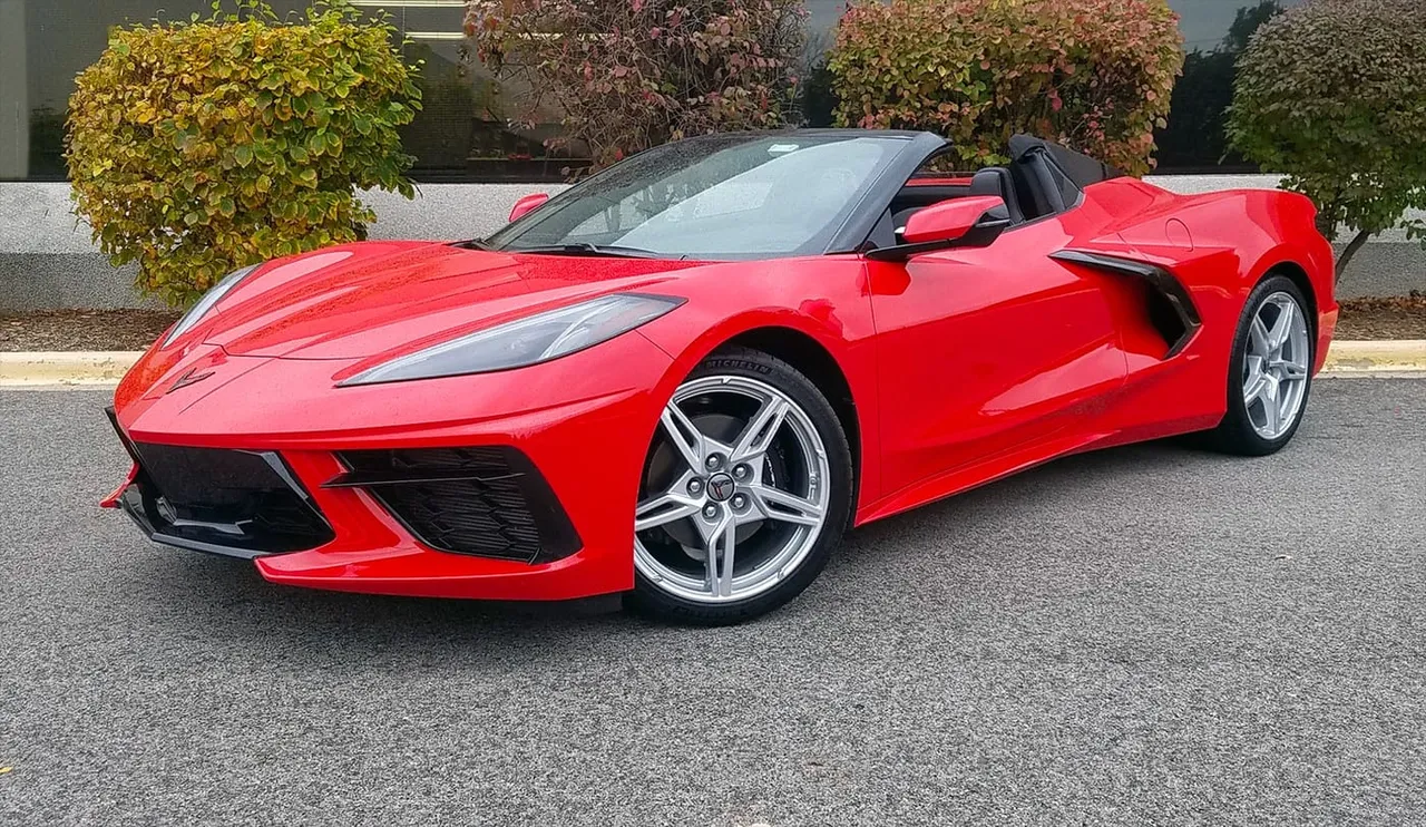 Red-painted Corvette Convertible [3]