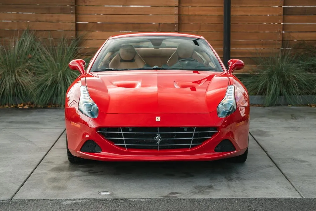 Red-painted Ferrari California T [10]