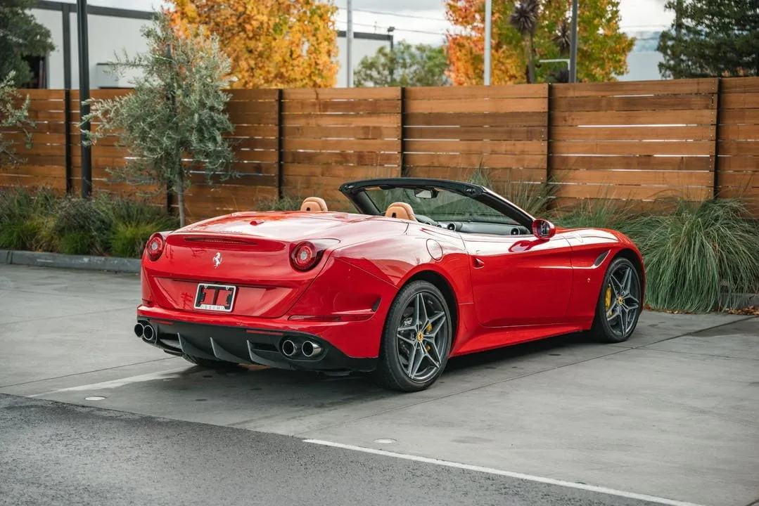 Red-painted Ferrari California T [7]