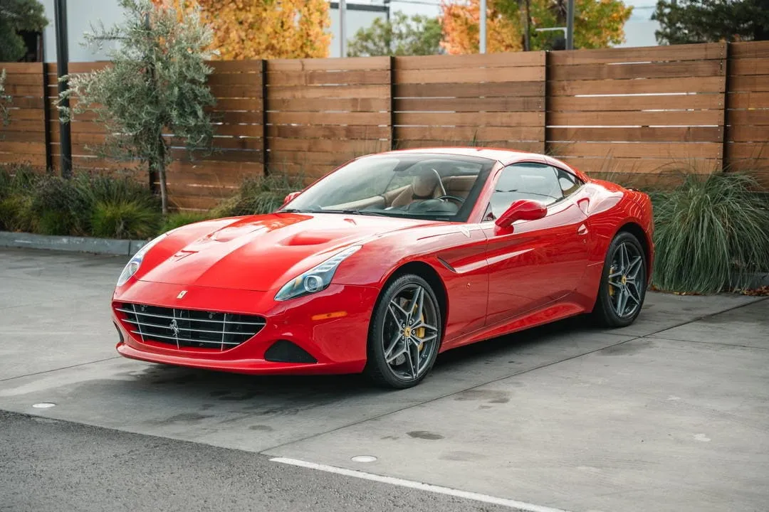 Red-painted Ferrari California T [9]