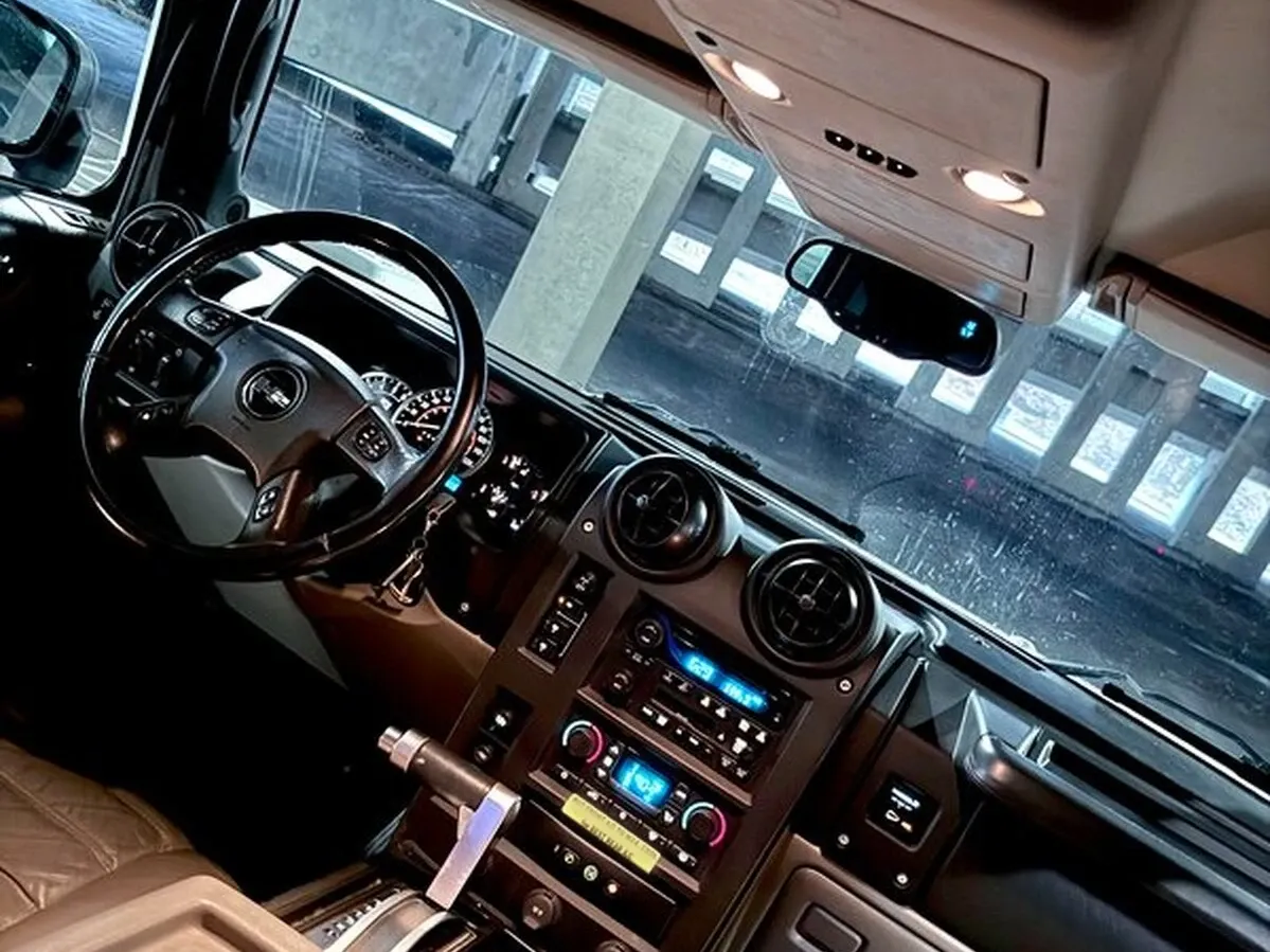 White-painted H2 Hummer [2]
