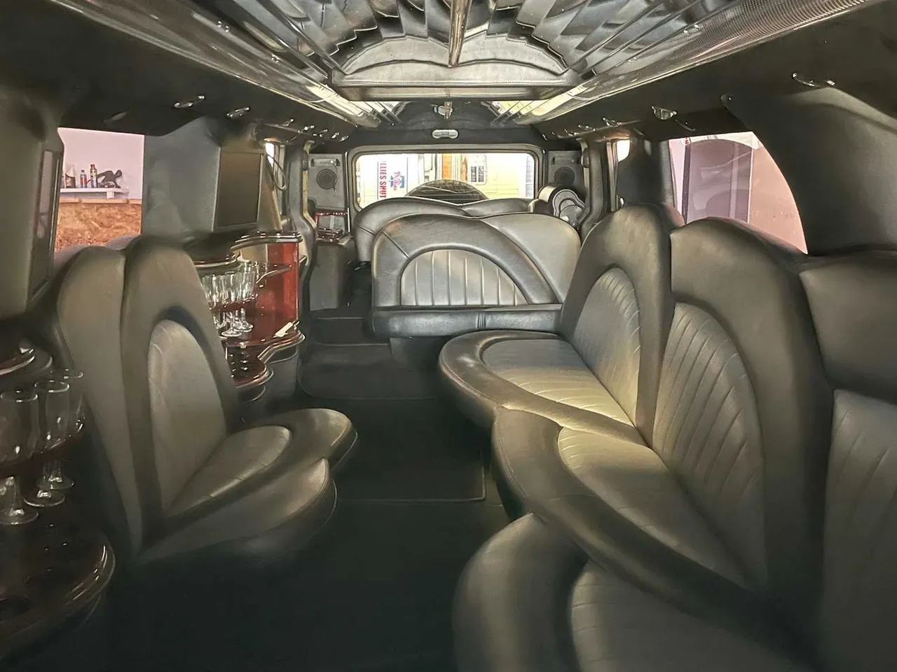 Black-painted Hummer Limousine [11]
