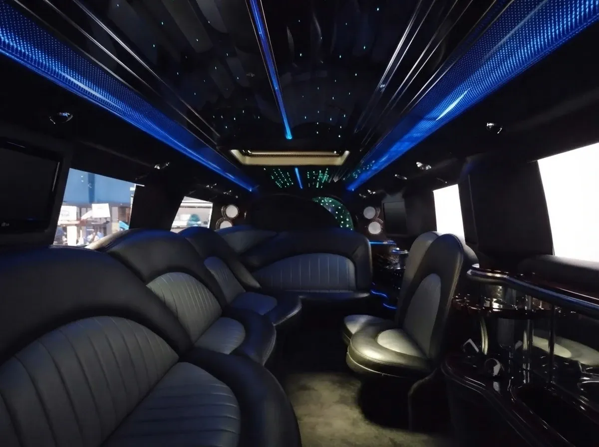 Black-painted Hummer Limousine [7]