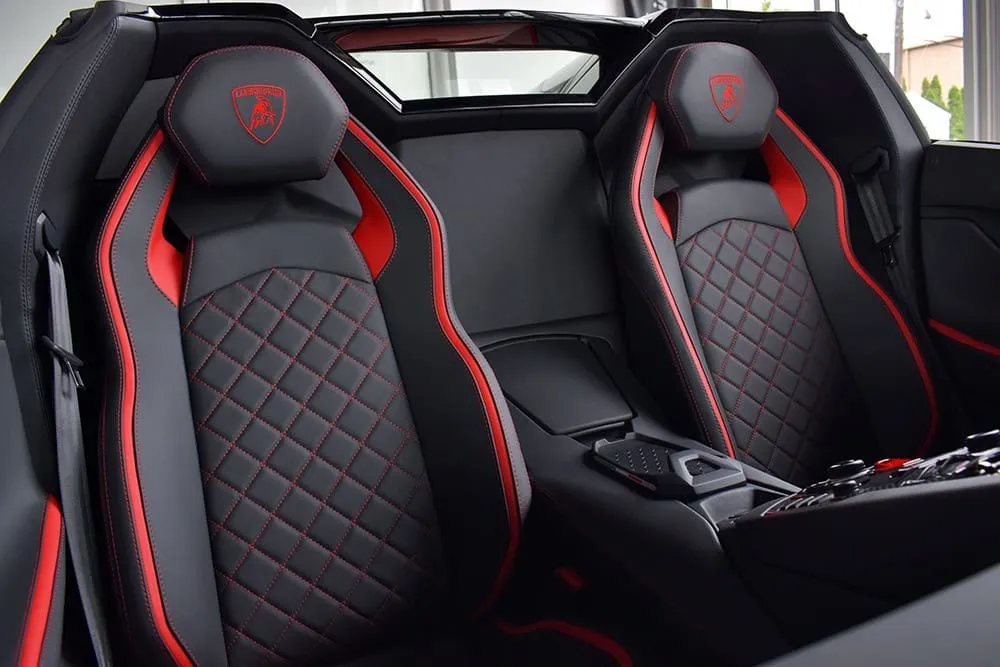 Red-painted Lamborghini Aventador S [3]