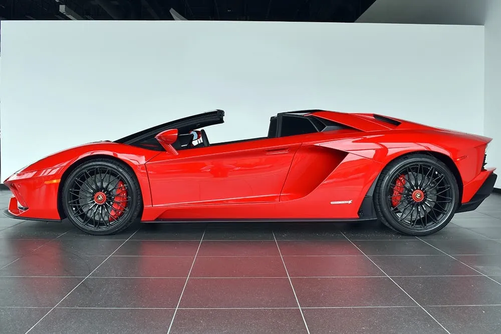 Red-painted Lamborghini Aventador S [6]