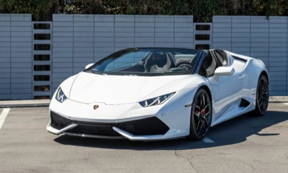 White-painted Lamborghini Huracán Spyder ready for booking