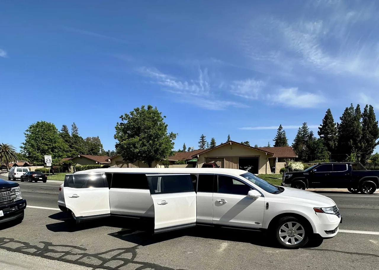 White Lincoln MKT Limousine exterior, photo 3 for wedding car rental in Woodland, CA