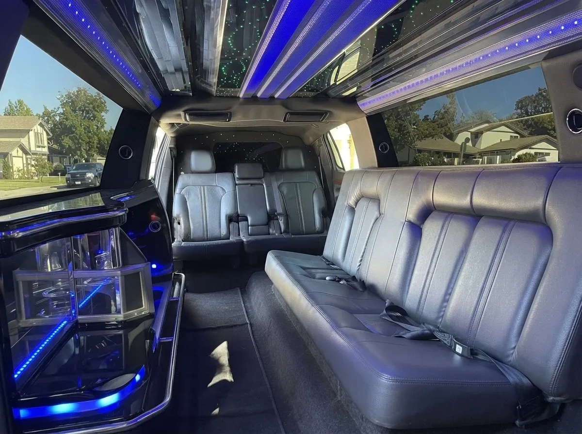 Lincoln Town Car Limousine Black-painted Lincoln Town Car Limousine ready for booking