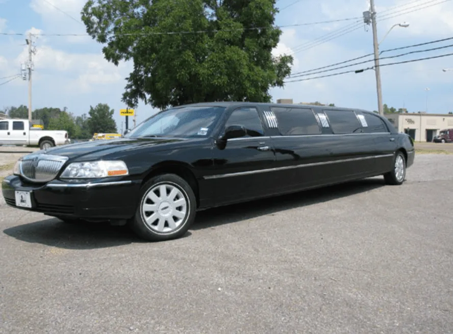 Black Lincoln Town Car Limousine with tinted windows for limo rental in Memphis, TN