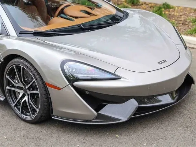 Silver-painted McLaren 570S [3]