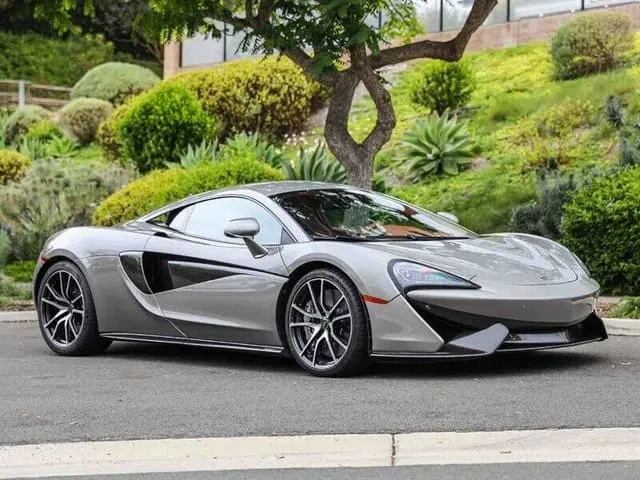Silver-painted McLaren 570S [6]