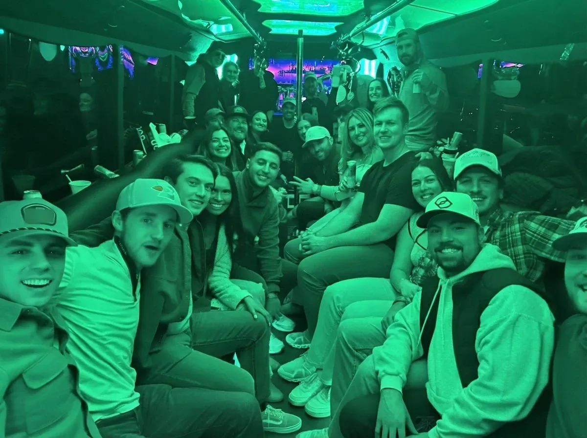 Black-painted Mercedes-Benz Party Buses [3]