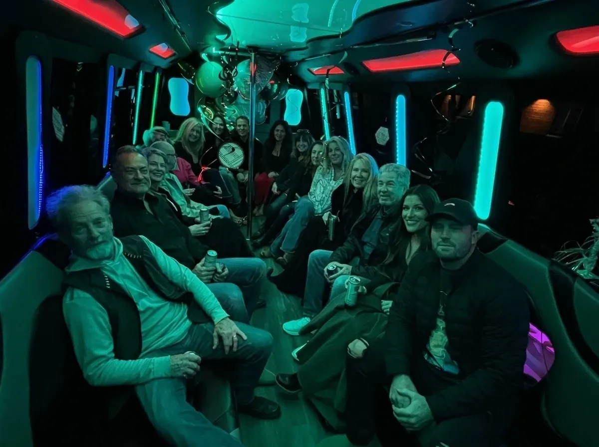 Black-painted Mercedes-Benz Party Buses [2]