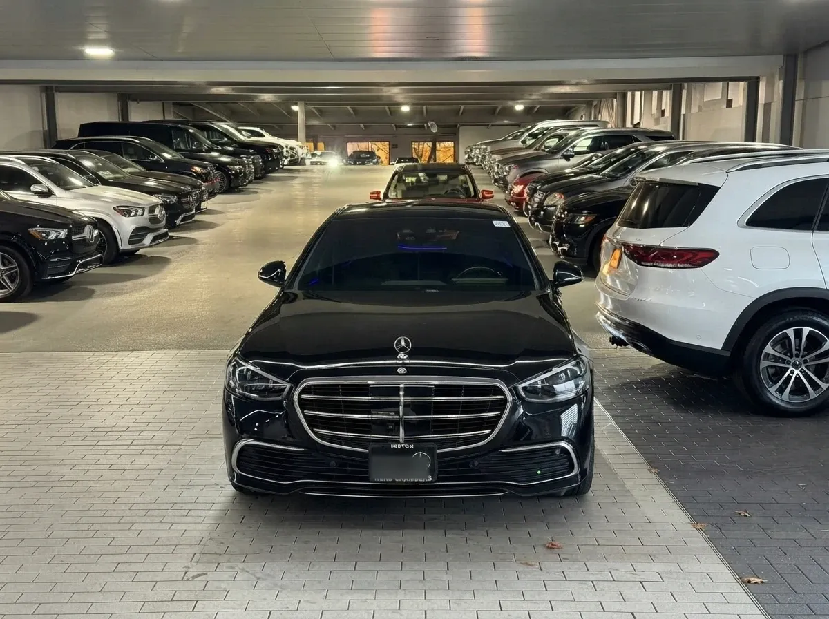 Mercedes-Benz S-Class Black-painted Mercedes-Benz S-Class ready for booking