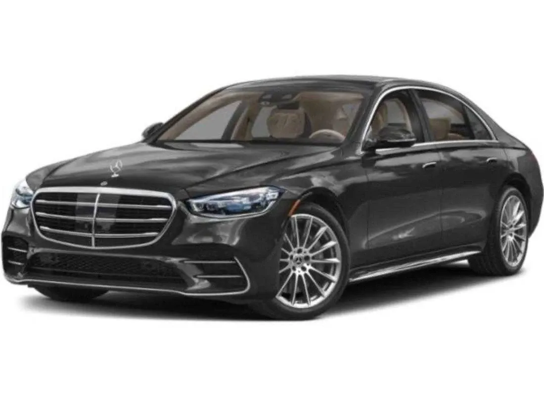 Black-painted Mercedes-Benz S-Class [2]