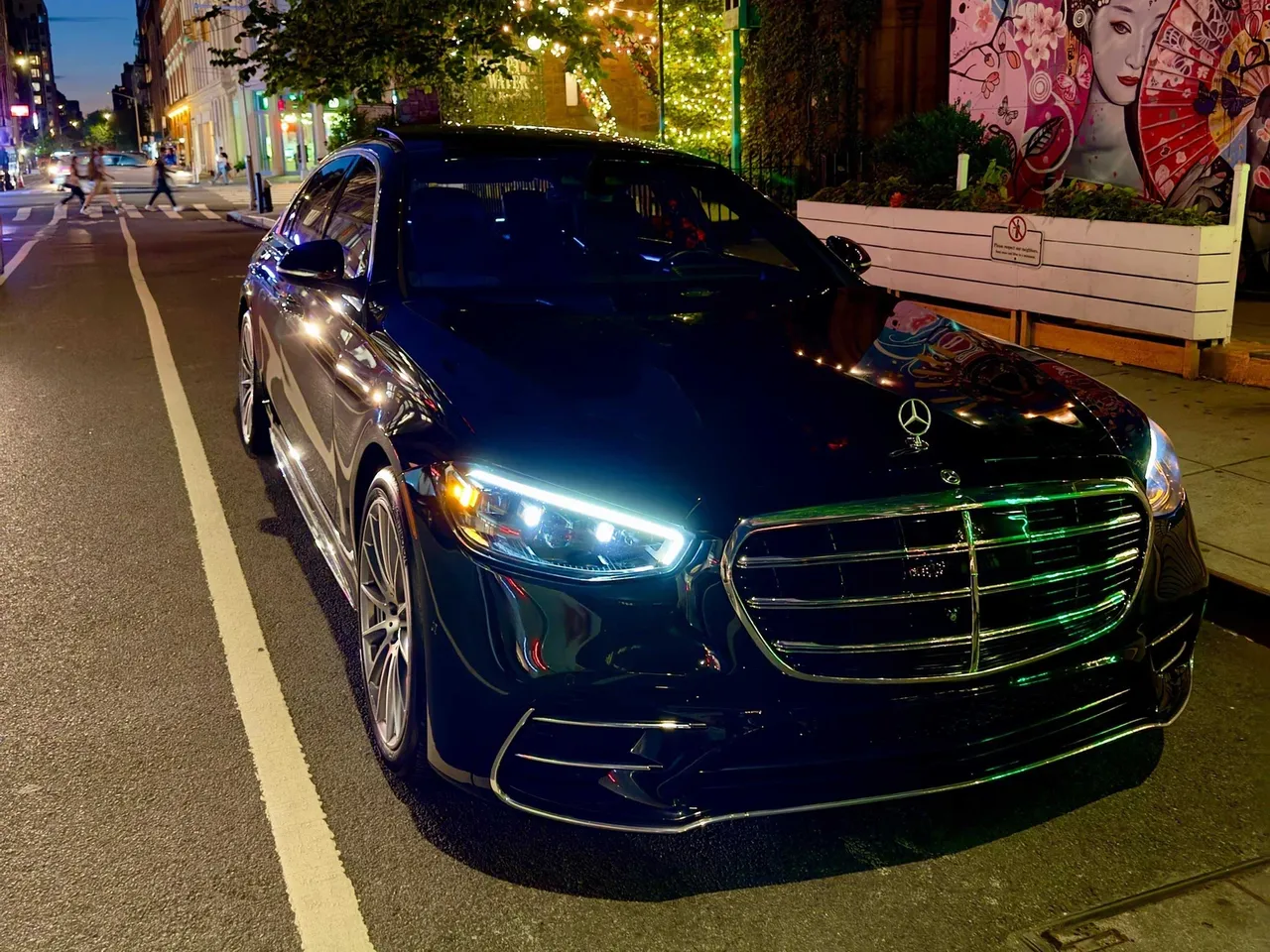 Mercedes-Benz S-Class Black-painted Mercedes-Benz S-Class ready for booking