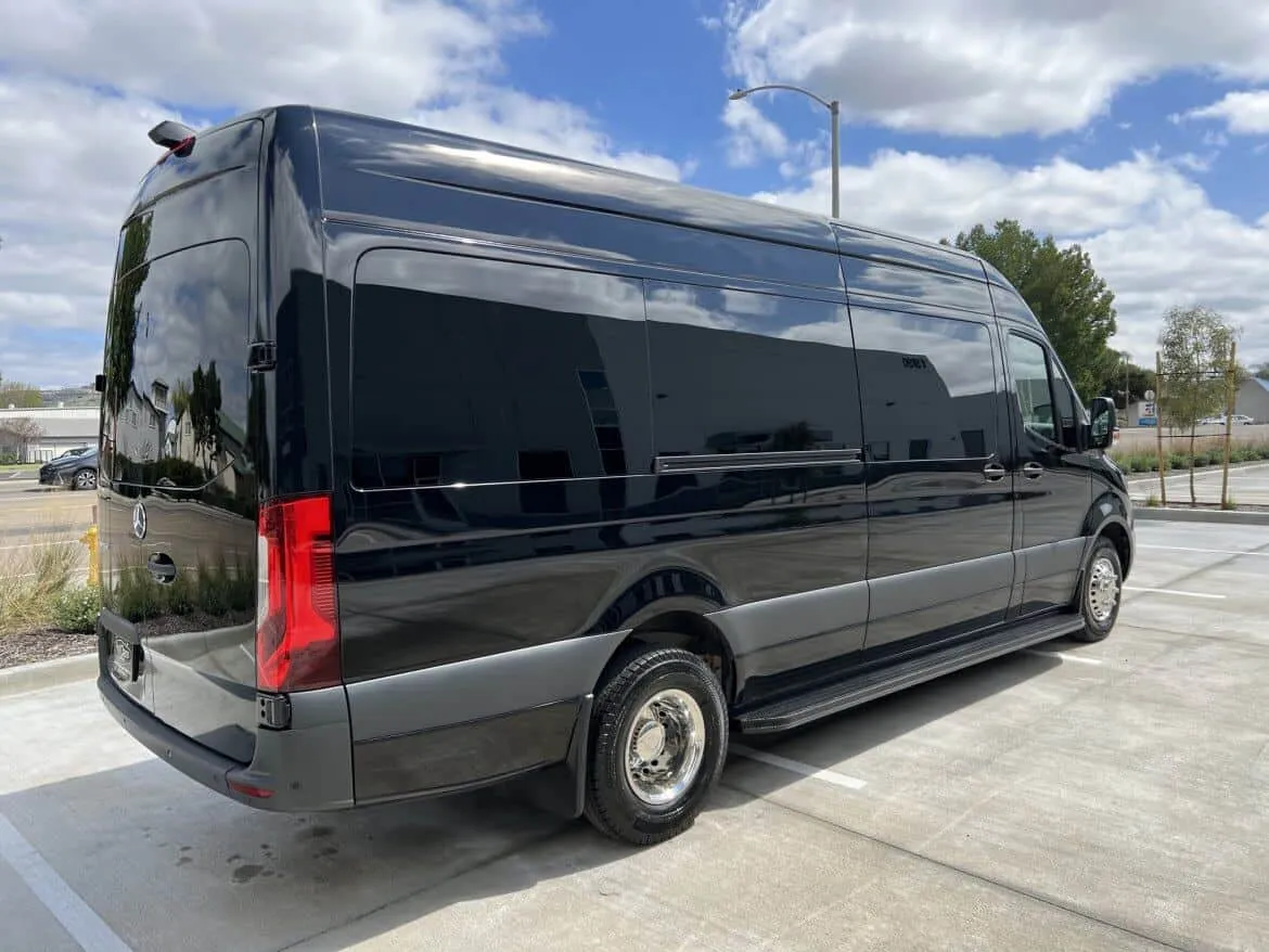 Mercedes Limo Sprinter Mercedes Limo Sprinter for party bus rental