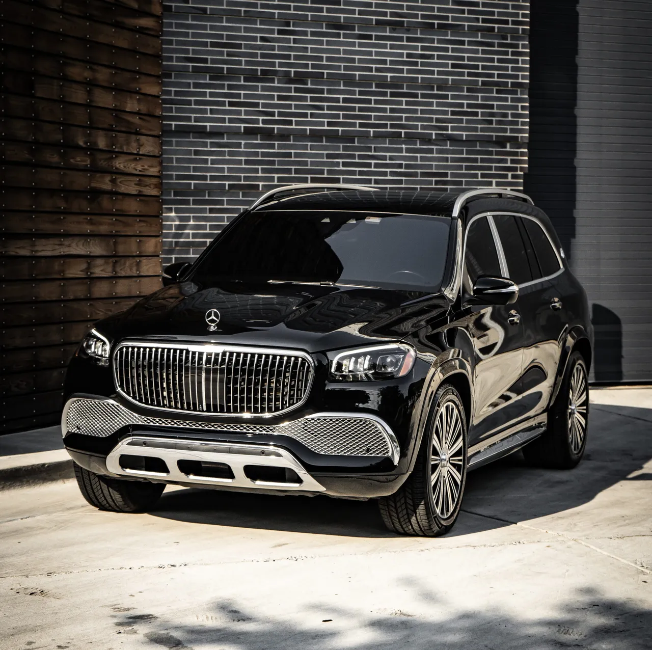 Mercedes Maybach GLS 600 — Black ready for booking