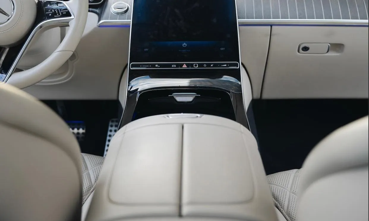 White-painted Mercedes S 580 [7]