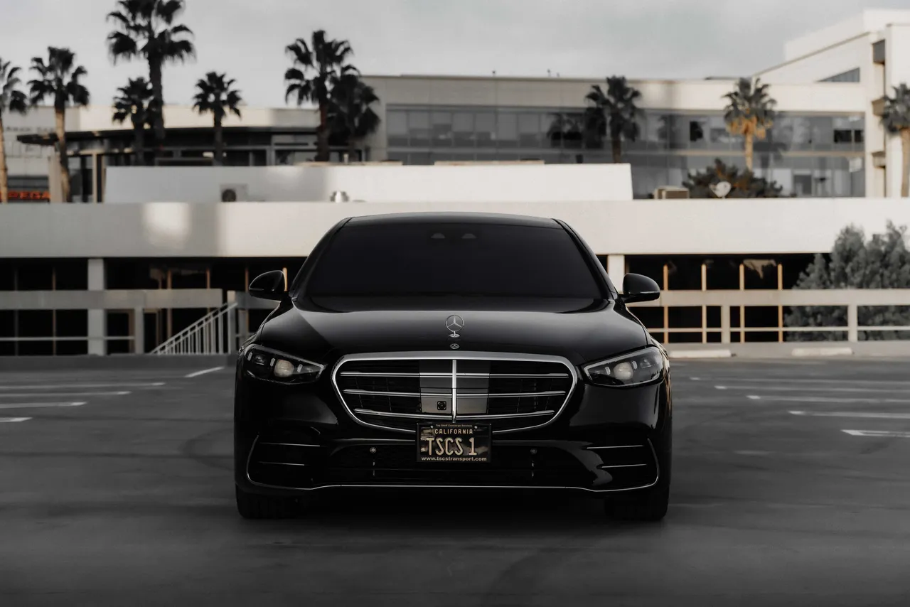 Mercedes-Benz S-Class Black Mercedes-Benz S-Class for wedding car rental