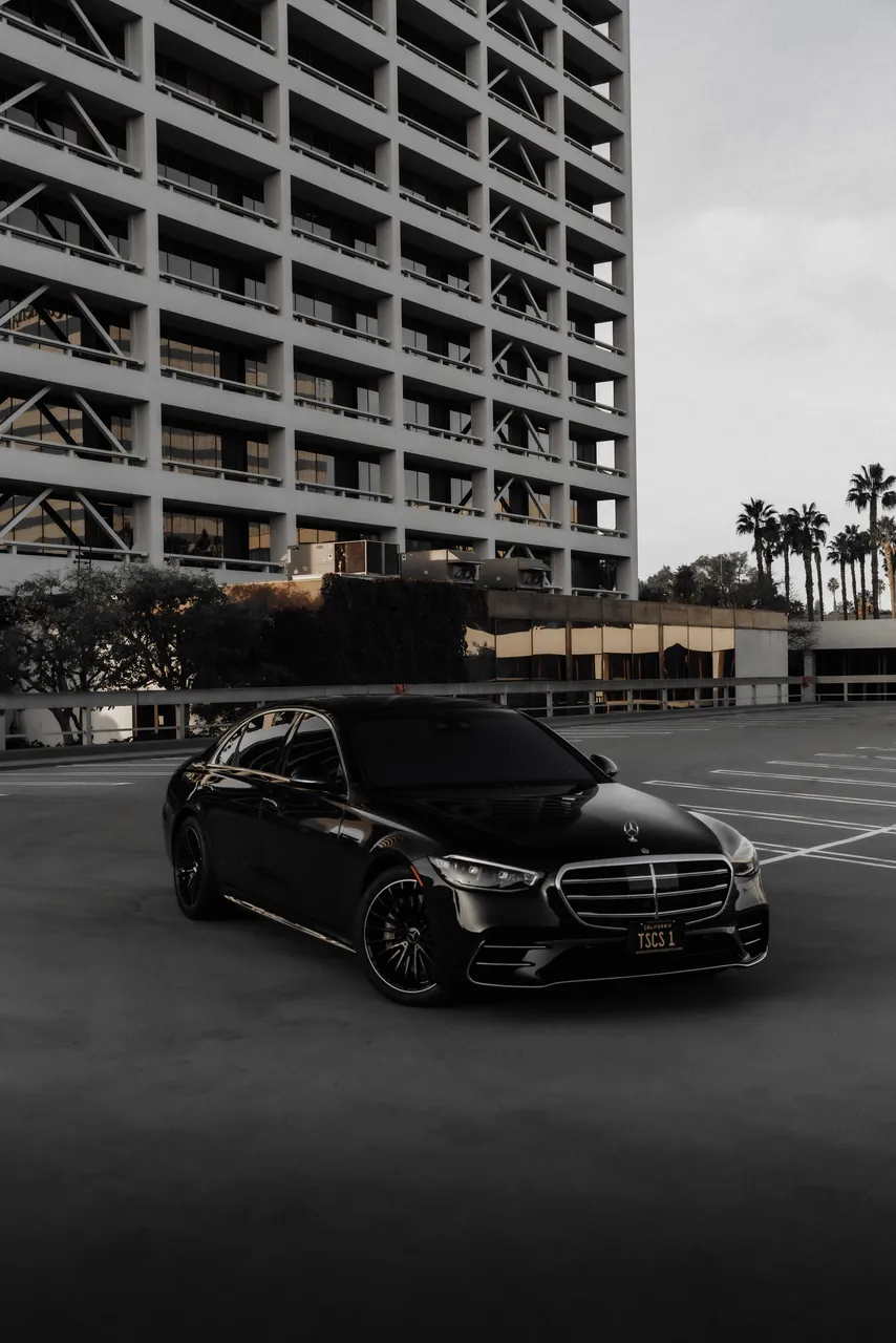 Black Mercedes-Benz S-Class exterior, photo 3 for wedding car rental