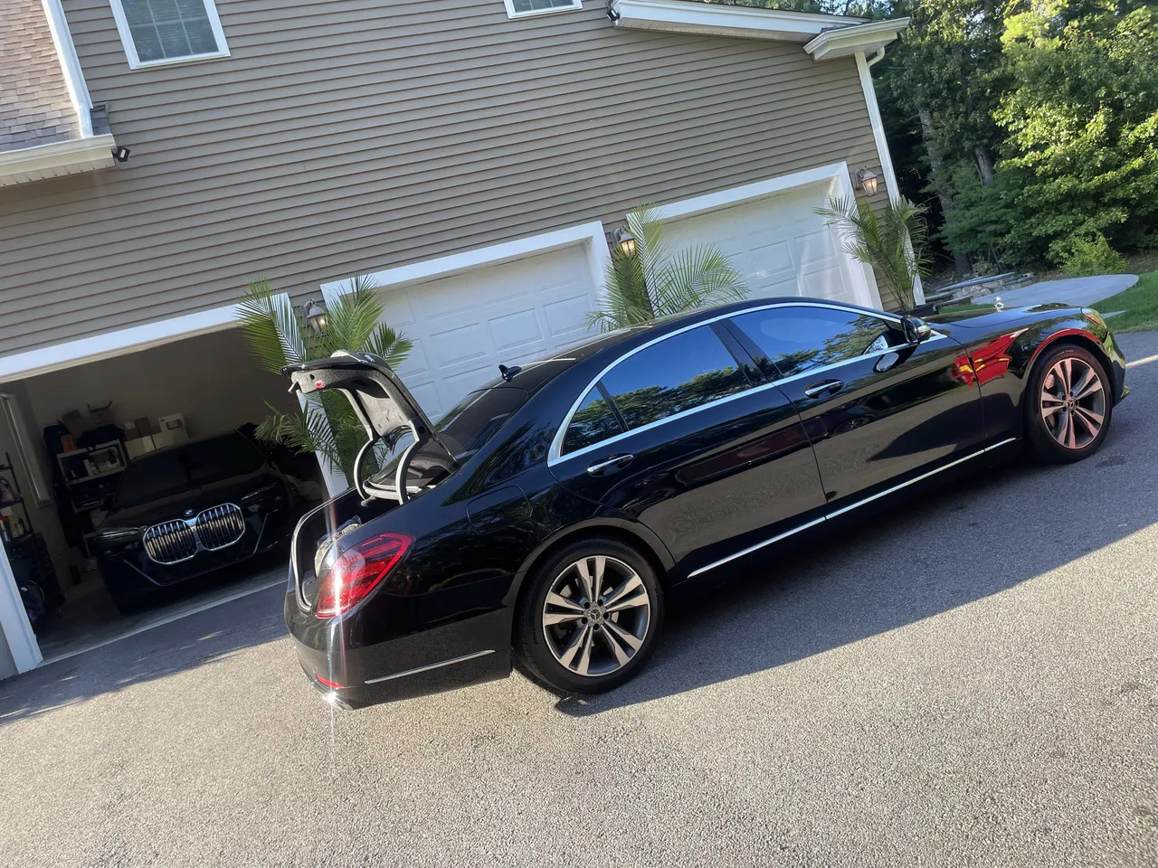 Black Mercedes-Benz S-Class for wedding car rental