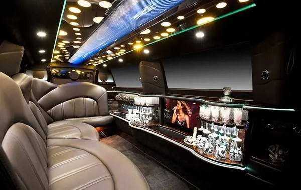 White Lincoln MKT Limousine White Lincoln MKT Limousine, inside view