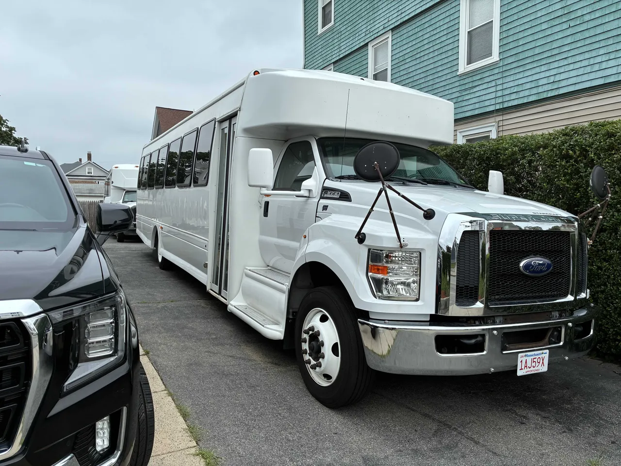 33 Passenger Party Bus White 33 Passenger Party Bus for party bus rental