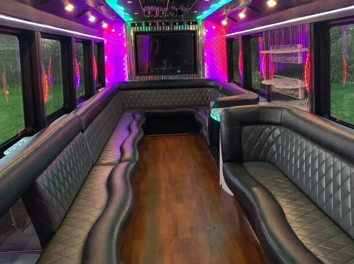 White-painted Party Bus - Sophia Loren [2]
