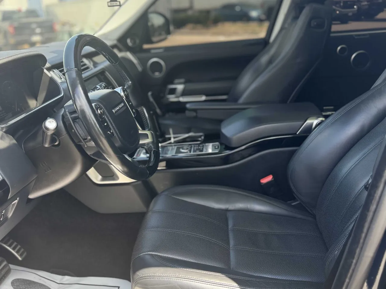 Black-painted Range Rover LWB [3]