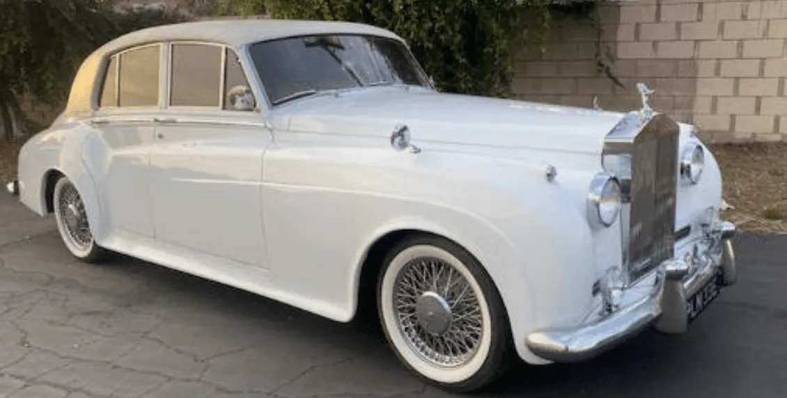 Rolls-Royce Cloud White Rolls-Royce Cloud for wedding car rental